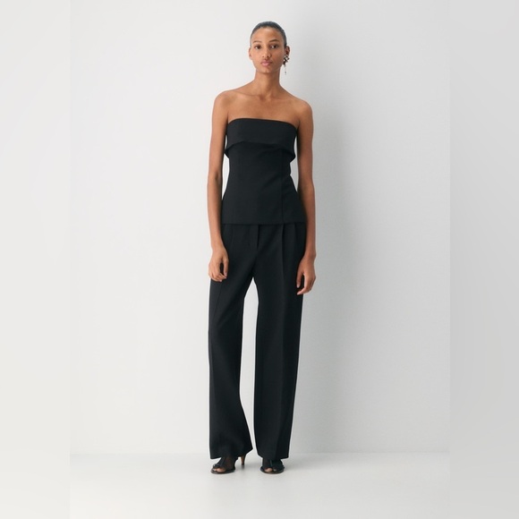 Aritzia Tops - Aritzia Babaton Element Tube Top